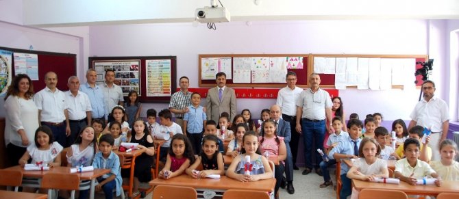 Öğrenciler karneleri alarak yaz tatiline başladı