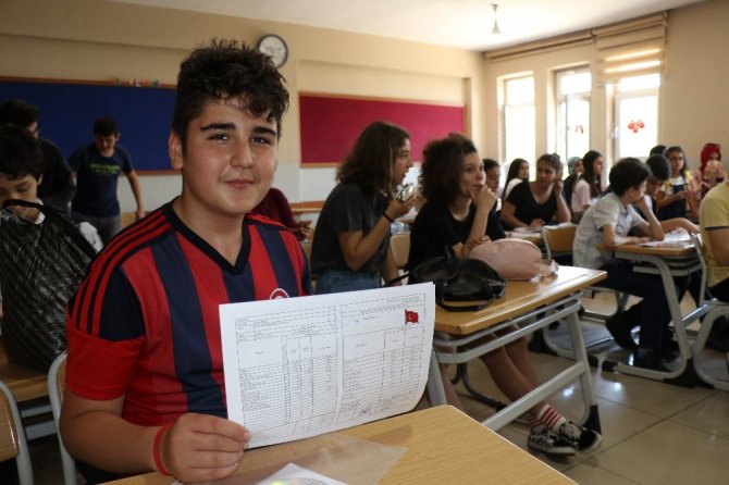 Zonguldak’ta 105 bin öğrenci karne heyecanı yaşadı