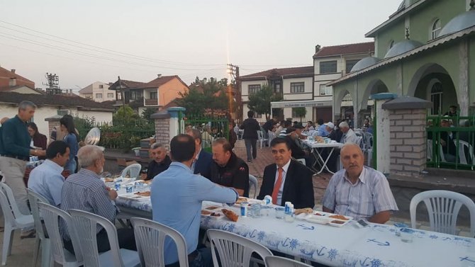 Bilecik Pazaryeri’nde mahalle iftarları devam ediyor