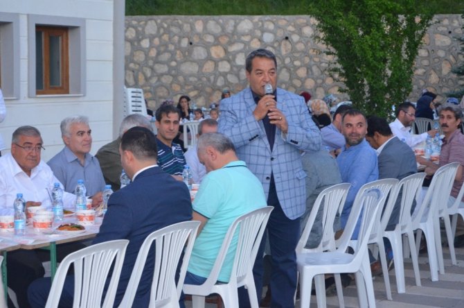 MHP Malatya milletvekili adayı Mehmet Celal Fendoğlu seçim çalışmalarını sürdürüyor