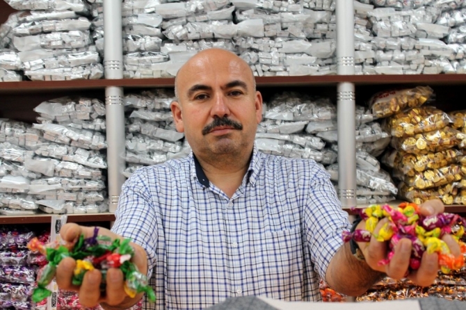 Bayram Şekerleri tezgâhları süslemeye başladı