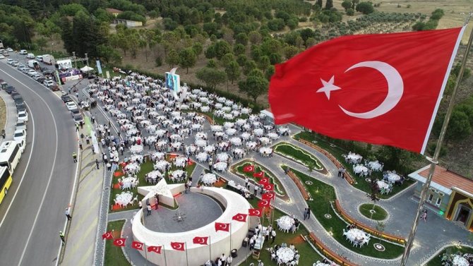 Başkan Kafaoğlu: Anlamlı bir günde, Kadir Gecesi'nde sofralarımızı birleştirdik.