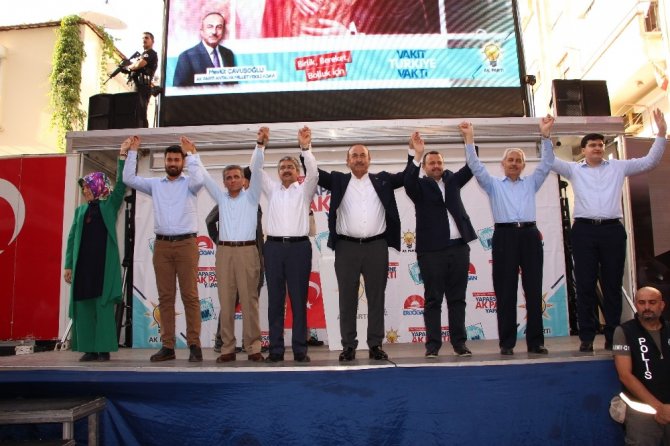 Çavuşoğlu: "Bu seçim sadece Türkiye için değil, evladı Fatiha’nlar içinde çok önemli”