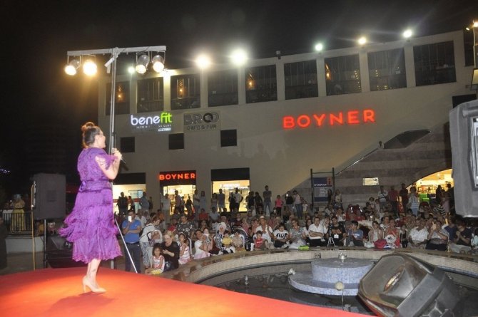 Forum Mersin’de müzikli tiyatro gösterisi