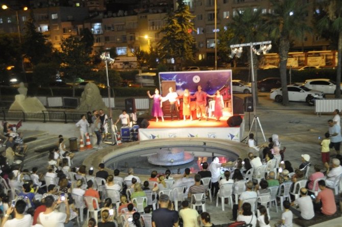 Forum Mersin’de müzikli tiyatro gösterisi