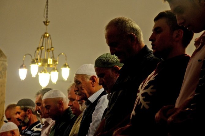 Kadir Gecesinde camiler doldu taştı