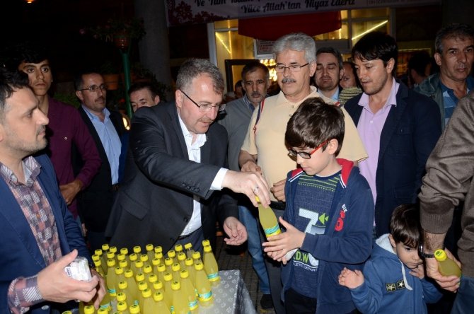 Kadir Gecesinde camiler doldu taştı