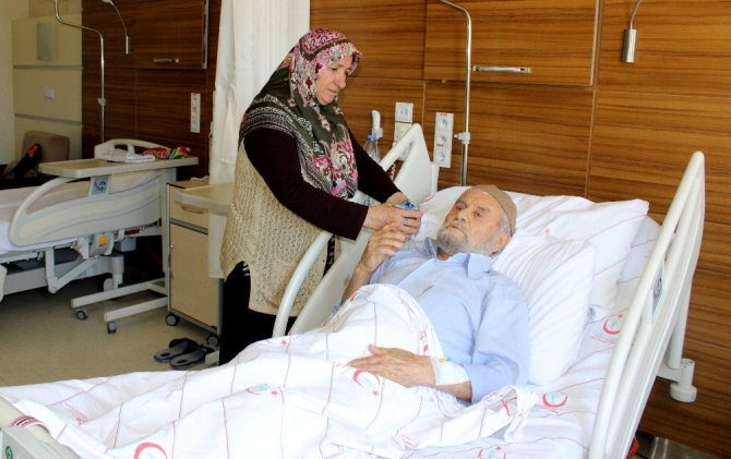 85 yaşındaki ‘Genç’ ömründe ilk defa hastaneye gitti