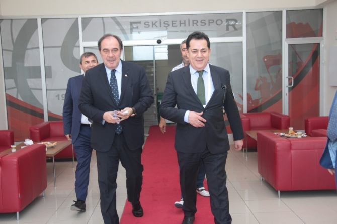 Demirören’den Eskişehirspor’a ziyaret