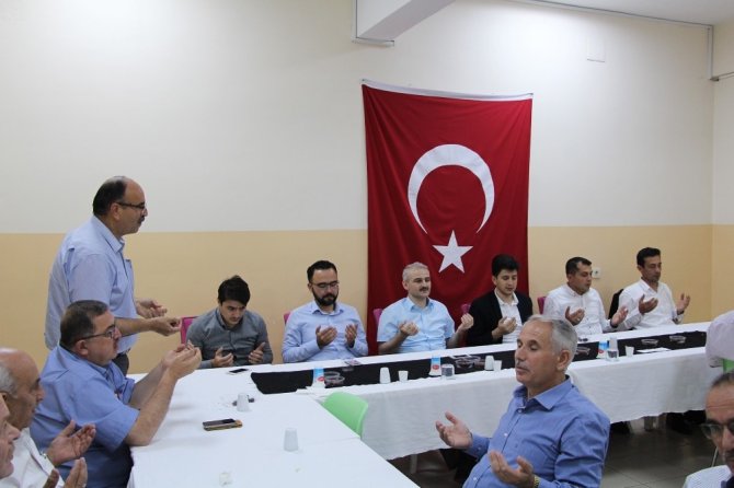 Anadolu lisesinde düzenlenen iftar programı