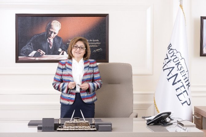 Gazientep Büyükşehir Belediye Başkanı Fatma Şahin'den bayram mesajı