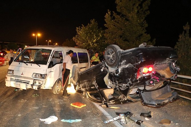 Karabük’te araba karşı şeridi uçtu kazada 3 kişi yaralı...