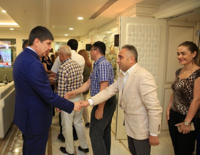 Başkan Türel, belediye çalışanlarıyla bayramlaştı