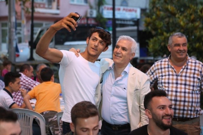 Nilüfer’in mahalle iftarlarında 25 bin kişi ağırlandı