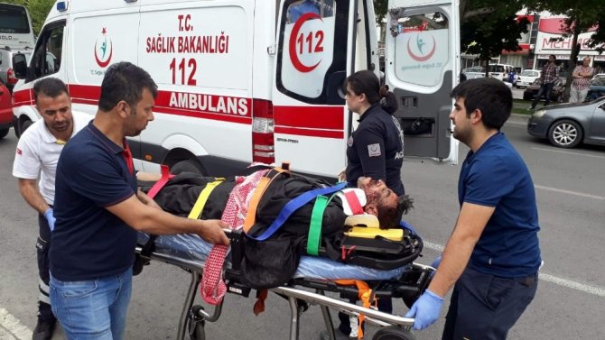 Kayseri’de yola aniden çıkan Suriye'liye araba çarptı
