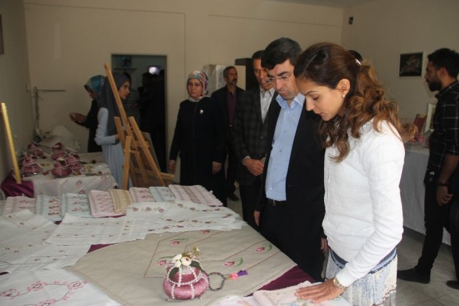 Muş Malazgirt’te yılsonu sergisi