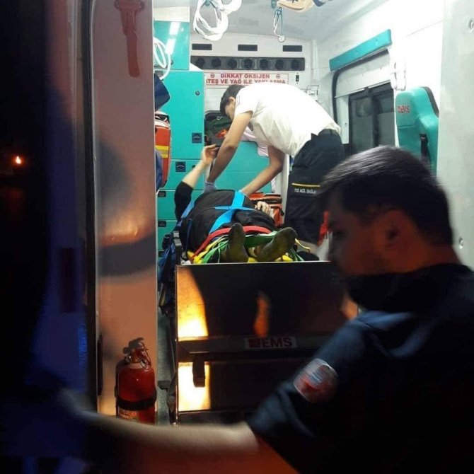Zonguldak’ta direksiyon hakimiyetini kaybetti 5 yaralı...