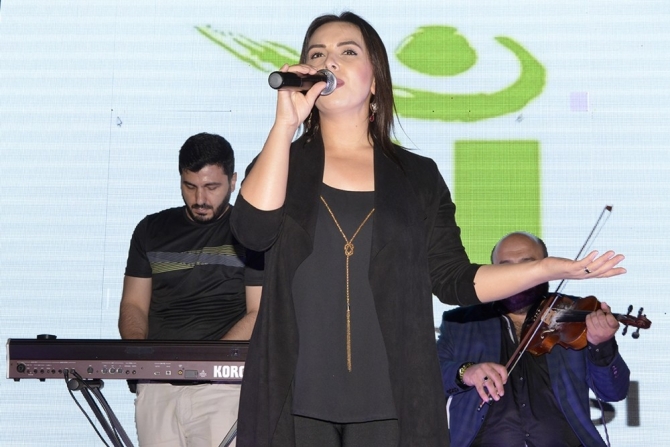 Tepebaşı Belediyesi tarafından düzenlenen halk konserleri devam ediyor