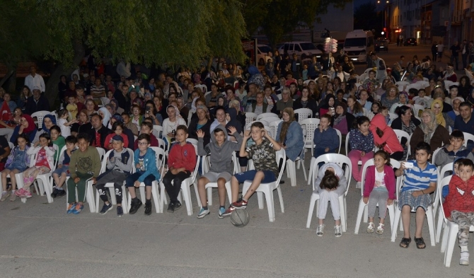 Tepebaşı Belediyesi tarafından düzenlenen halk konserleri devam ediyor