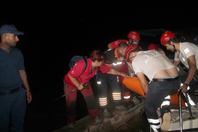 7 aylık hamile kadın fotoğraf çektirirken kayalıklardan düşerek öldü!