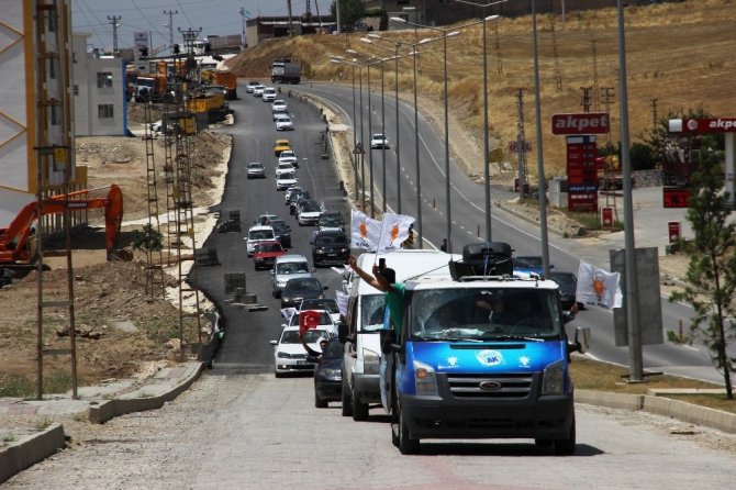 AK Parti Diyarbakır milletvekili adayı Mehmet Mehdi Eker, Silvan ilçesinin ziyaret etti