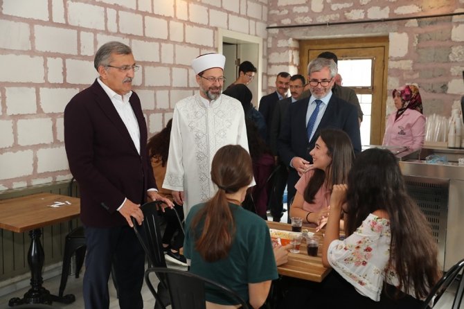 Ali Erbaş'tan Millet Kıraathanesi'ne ziyaret