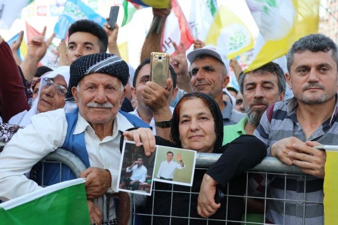Buldan: ”24 Haziran’dan sonra işinizin, aşınızın, ekmeğinizin sahibi olacaksınız”