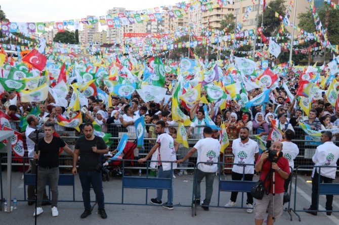 Buldan: ”24 Haziran’dan sonra işinizin, aşınızın, ekmeğinizin sahibi olacaksınız”