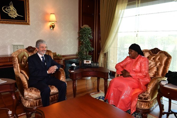 Büyükelçilerden Ankara Büyükşehir Belediye Başkanı Tuna'ya ziyaret