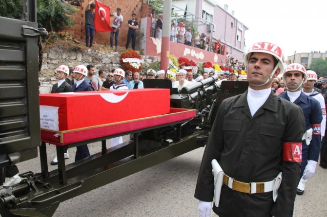 İzmir şehidini uğurladı