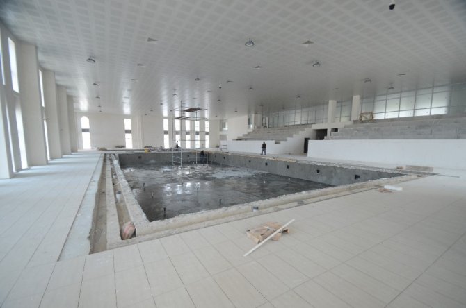 Saray Mahallesi'nde Olimpik yüzme havuzların zemin çalışması devam ediyor