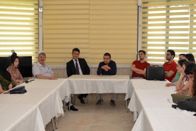 Tıp Fakültesi Halk Sağlığı Bölümü öğrencileri Hayvancılık İl Müdürlüğü'nü ziyaret etti.