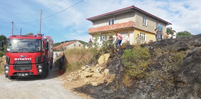 Zonguldak Sapça Köyü'nde 2 dönüm tarla yandı