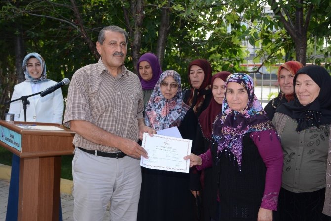 El emeklerini sergilediler