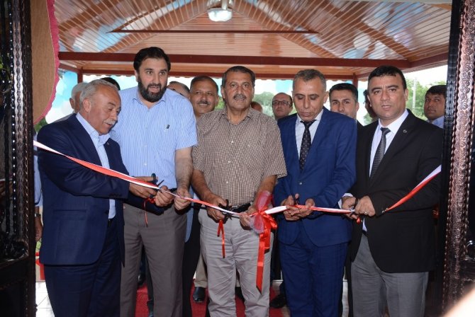 El emeklerini sergilediler