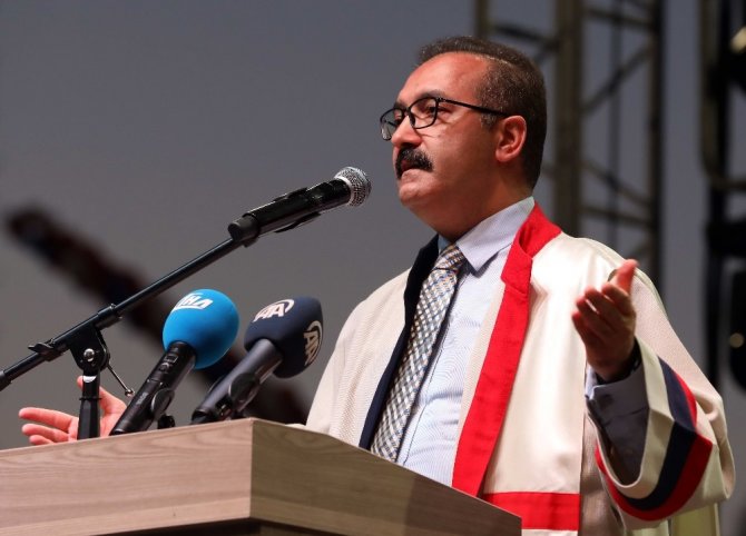 GAÜN’de mezuniyet coşkusu