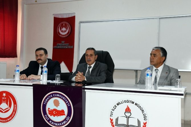 Vali Kalkancı muhtarlarla bir araya geldi