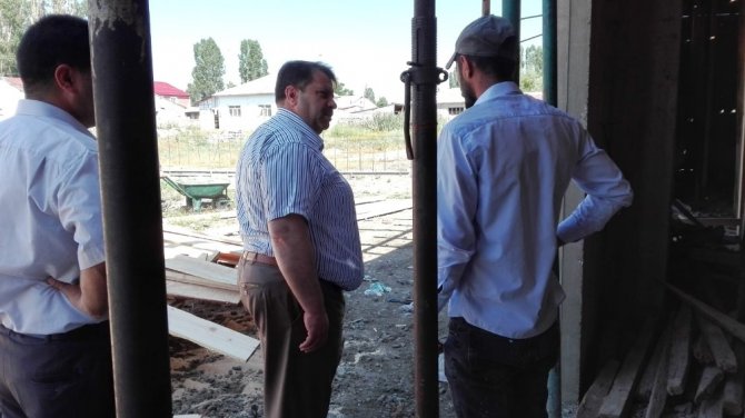 Ağrı Milli Eğitim Müdürü Turan, inşaatları denetledi