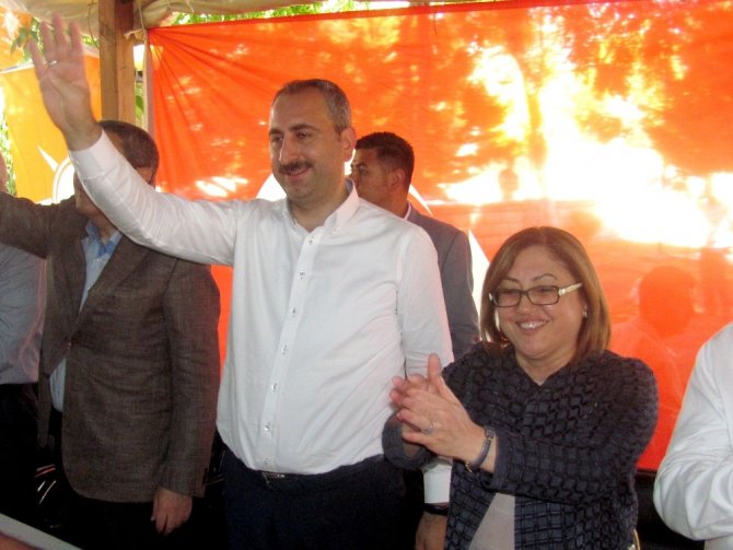 Bakan Gül’den Arabanlılara 24 Haziran teşekkürü