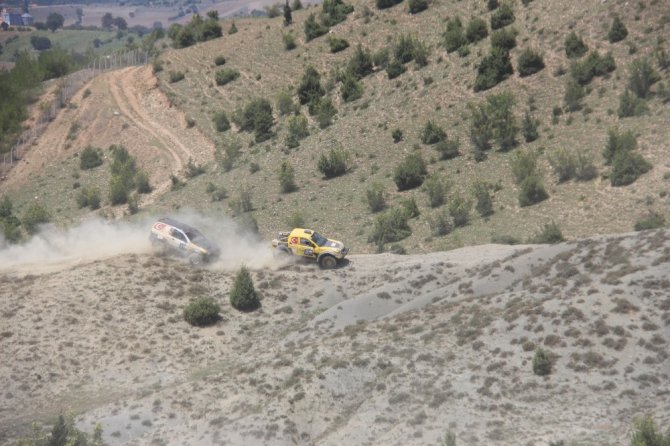 Off-Road yarışları nefes kesti