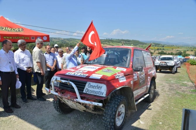 Off-Road yarışları nefes kesti