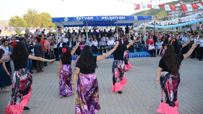 Tatvan Doğu Anadolu kültür ve sanat festivali başladı