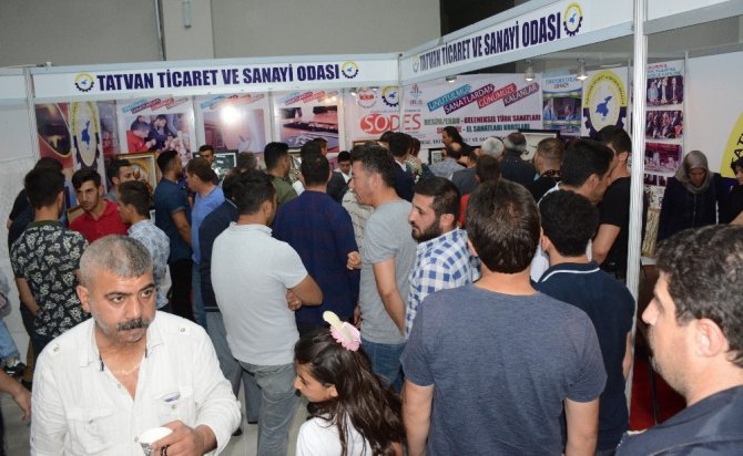 Tatvan Doğu Anadolu kültür ve sanat festivali başladı
