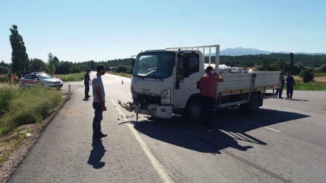 Gediz’de trafik kaza gerçekleşti 2 yaralı