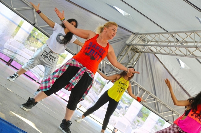 Mezitli kültür ve sanata doydu