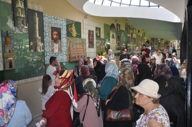 Osmanlı Padişahları Tarih Şeridi’ne ziyaretçi akını