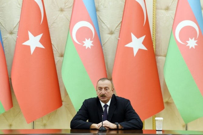 Cumhurbaşkanı Erdoğan, Azerbaycan Cumhurbaşkanı Aliyev ile bir araya geldi