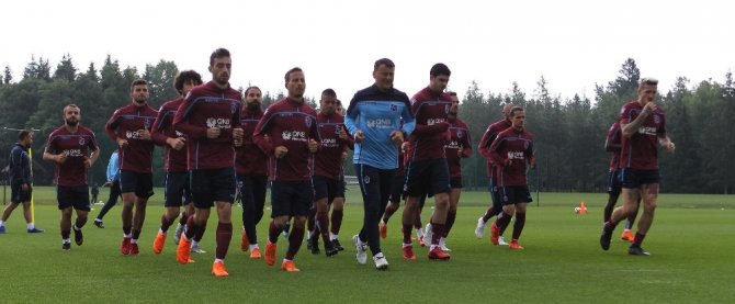 Trabzonspor yağmur altında çalıştı