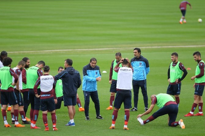 Trabzonspor yağmur altında çalıştı