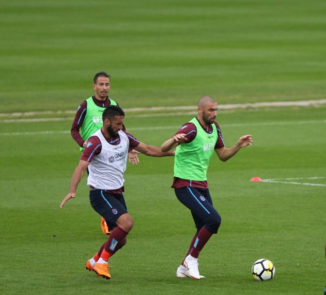 Trabzonspor yağmur altında çalıştı